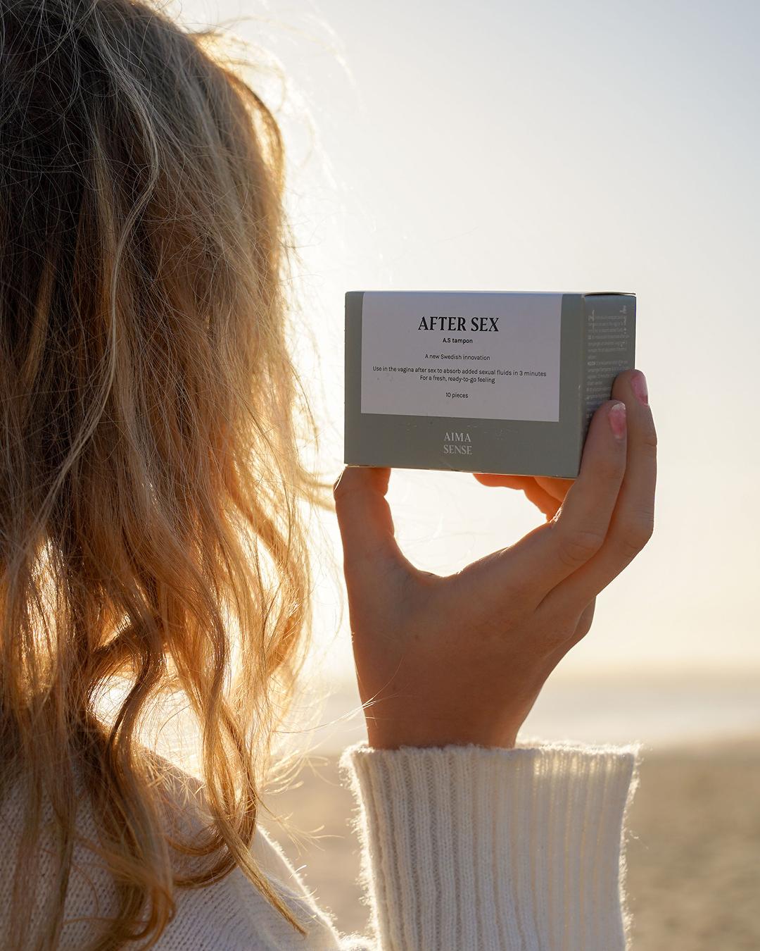 Xotinimning ichki kiyimdagi uy qurgan surati